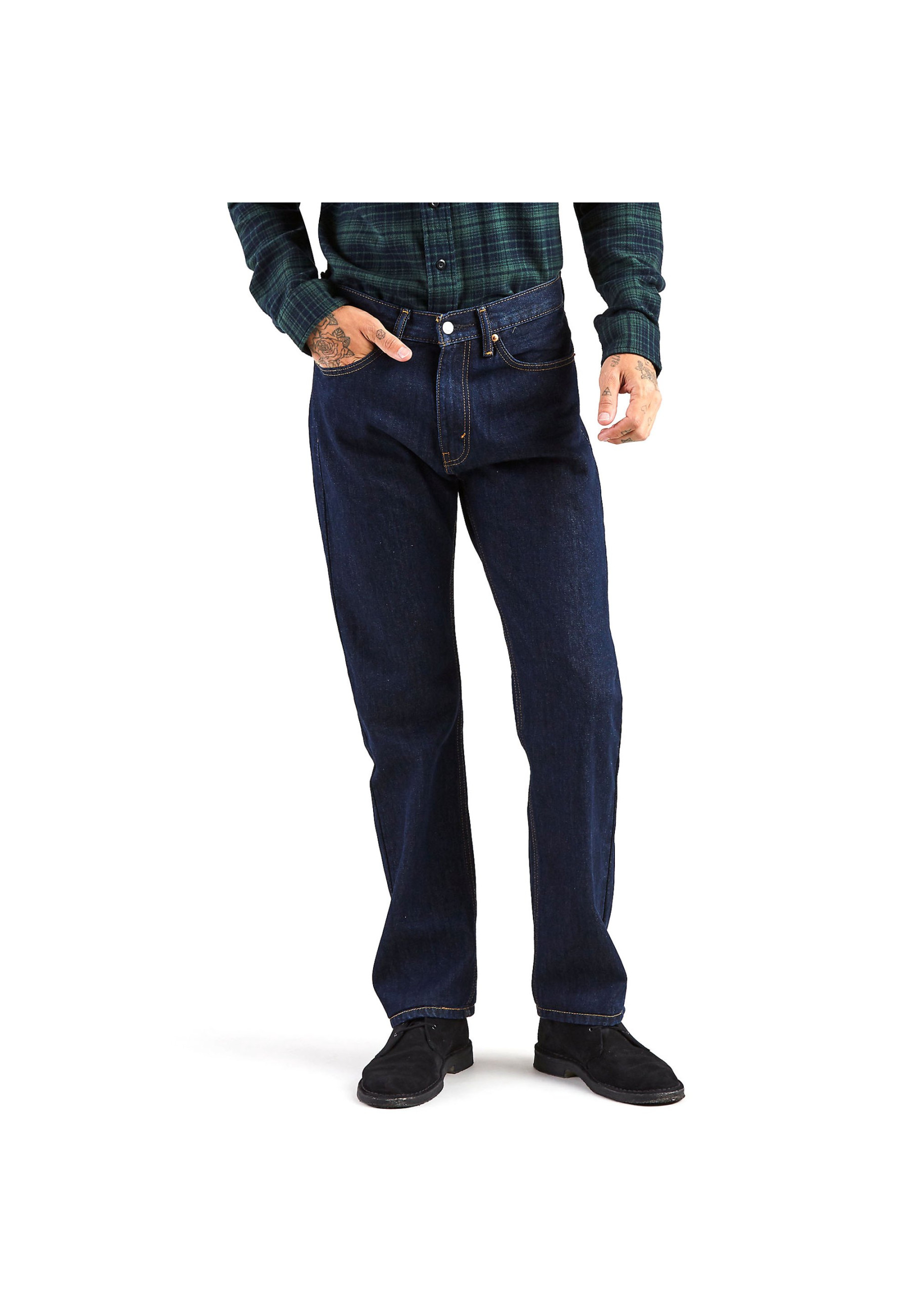Чоловічі джинси Levi's 505 Regular Rinse Style #00505-0216 у повсякденному образі з курткою