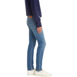 Мужские джинсы Levi's 502 Come Closer синего цвета на модели