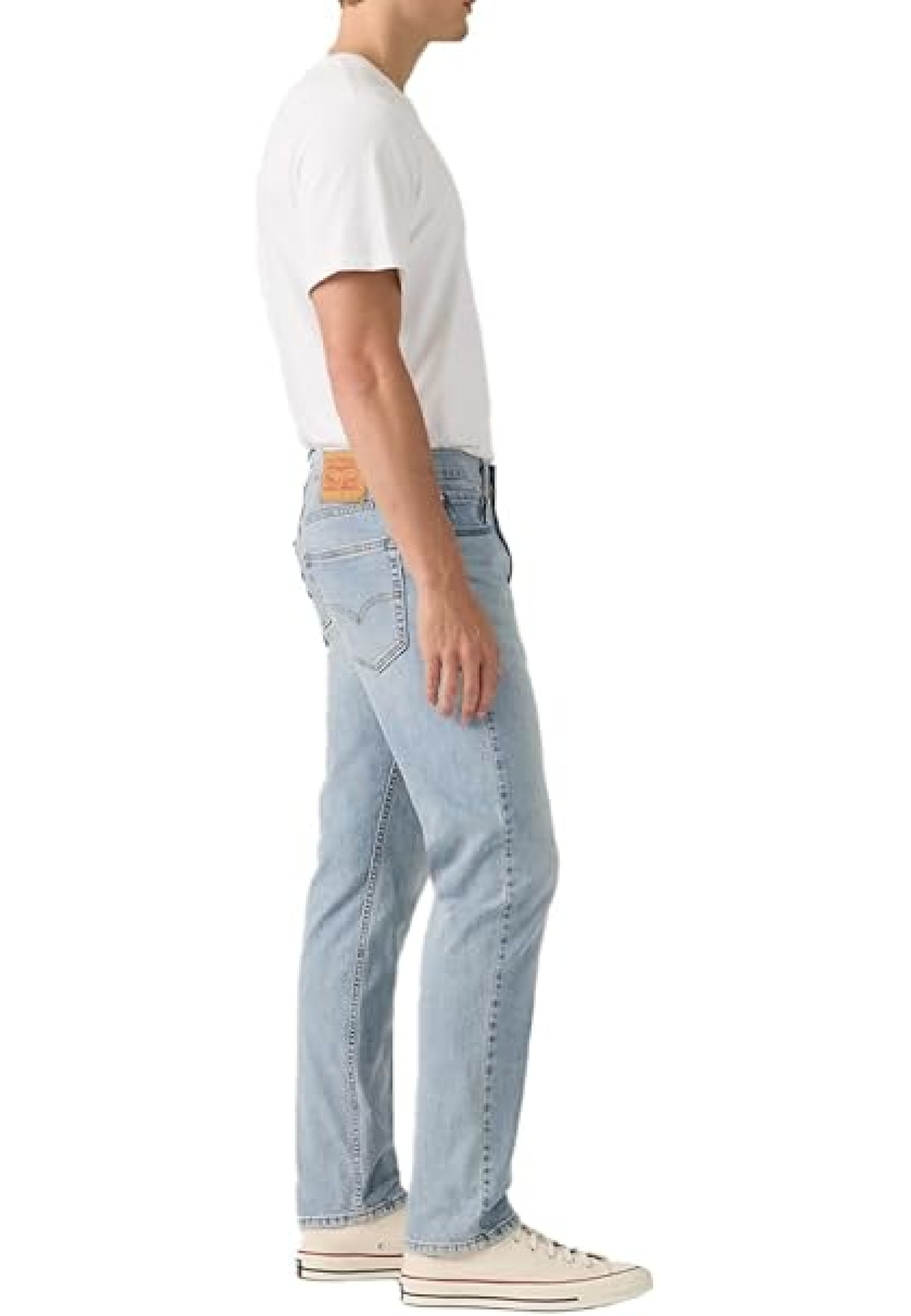 Levi's 502 Taper Performance Cool Men's Jeans Iceberg Cool Style #295071778 на моделі в міському середовищі