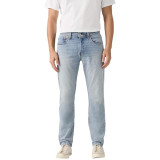 Levi's 502 Taper Performance Cool Men's Jeans Iceberg Cool Style #295071778 на моделі в міському середовищі