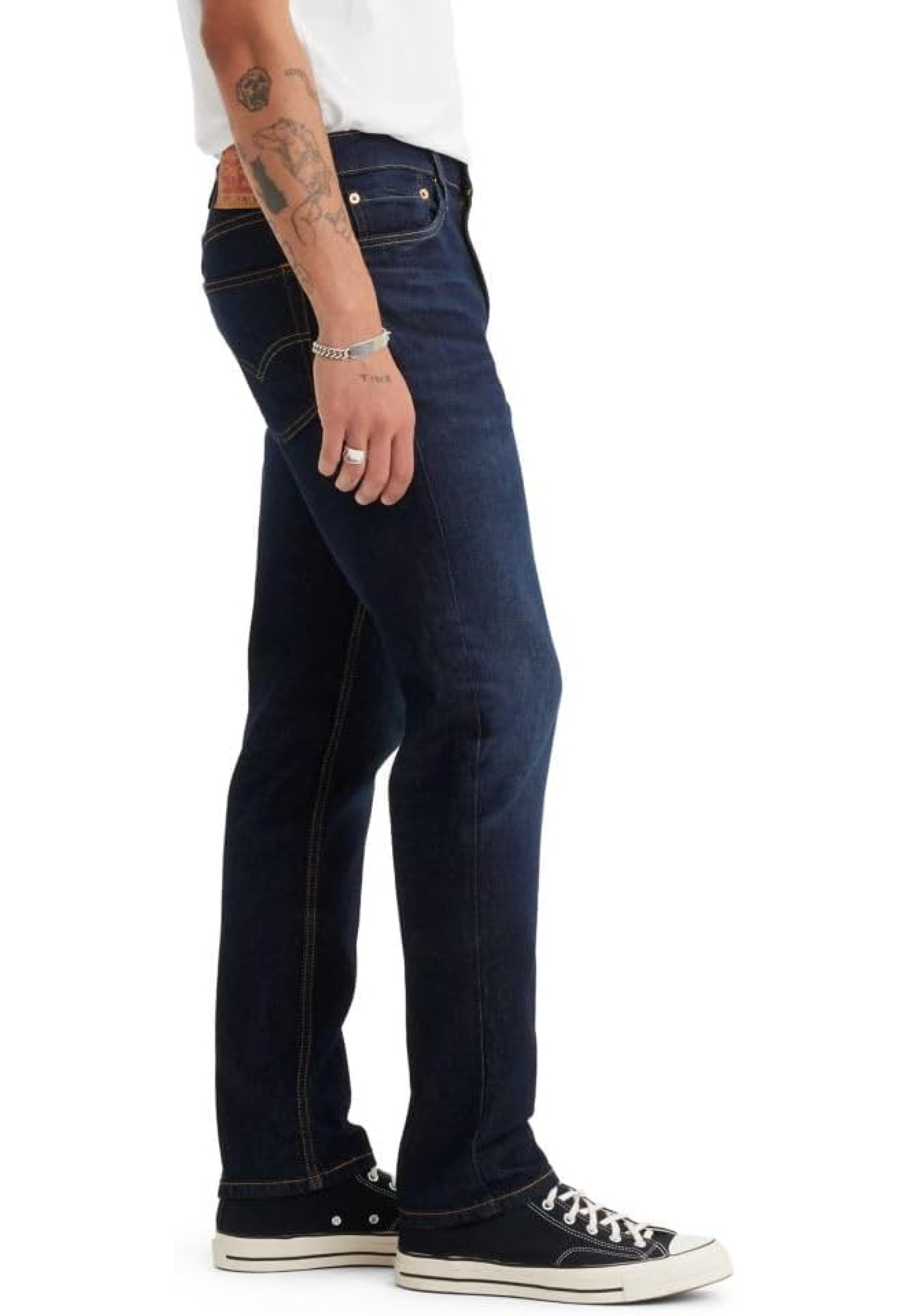 Образ з джинсами Levi's 511 Slim Fit Myers Crescent Medium Wash Stretch та кросівками для урбан-стилю 2026