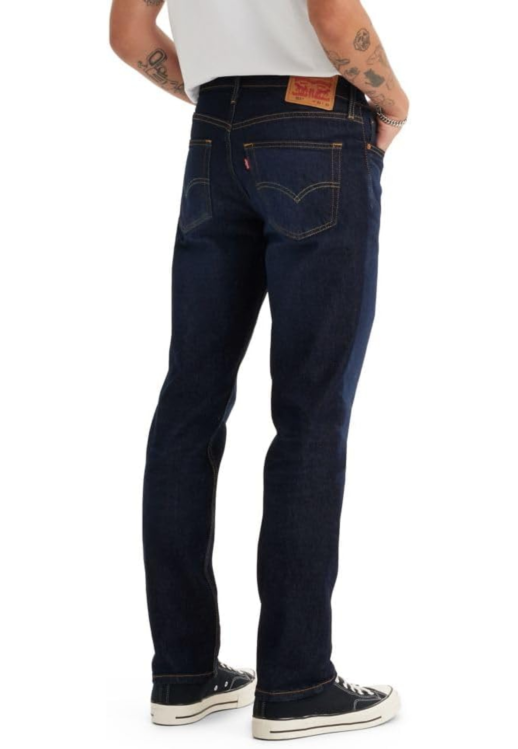 Образ з джинсами Levi's 511 Slim Fit Myers Crescent Medium Wash Stretch та кросівками для урбан-стилю 2026