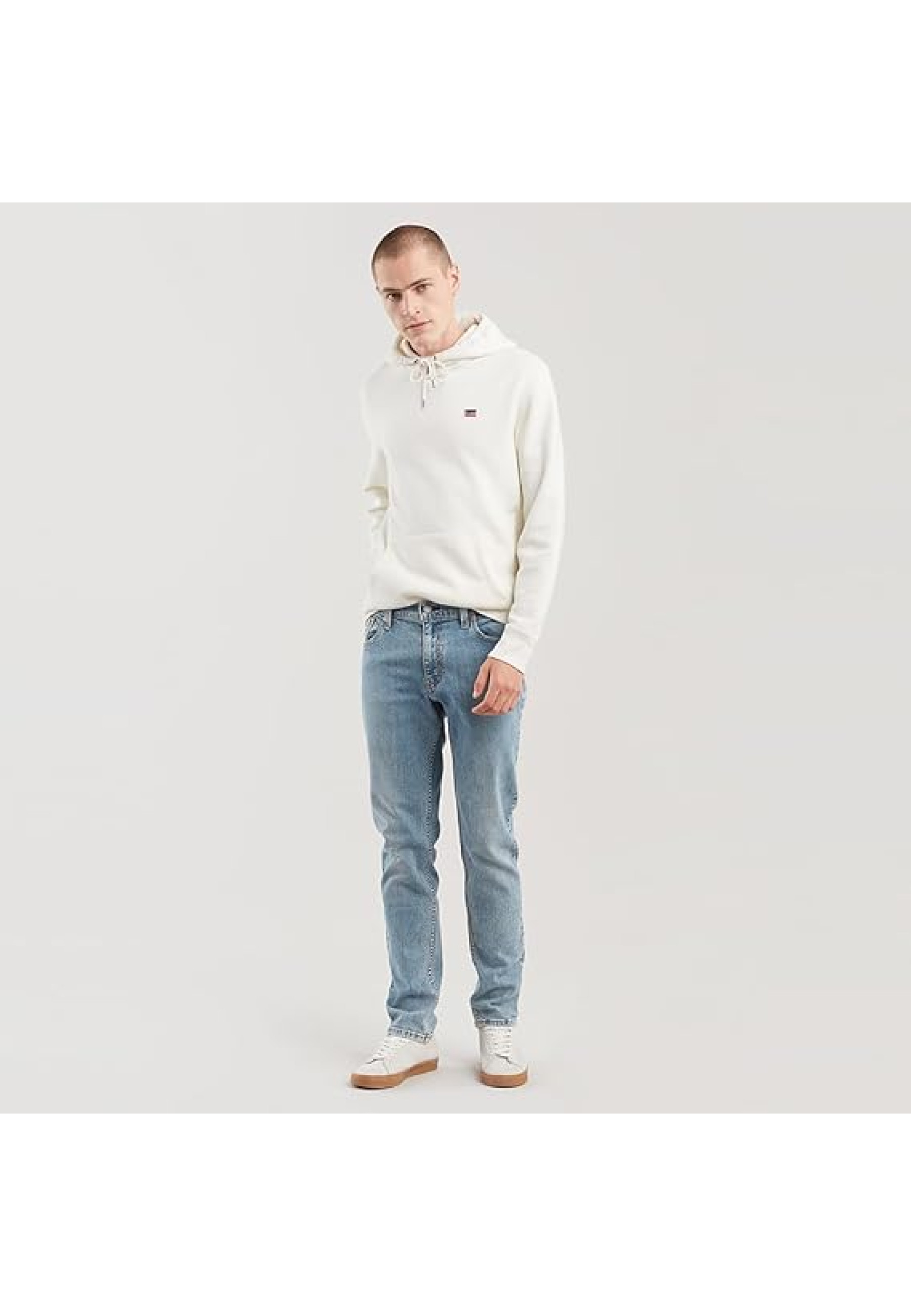 Outfit with Levi's 511 Slim Fit Pickles ADV on city walk 2026