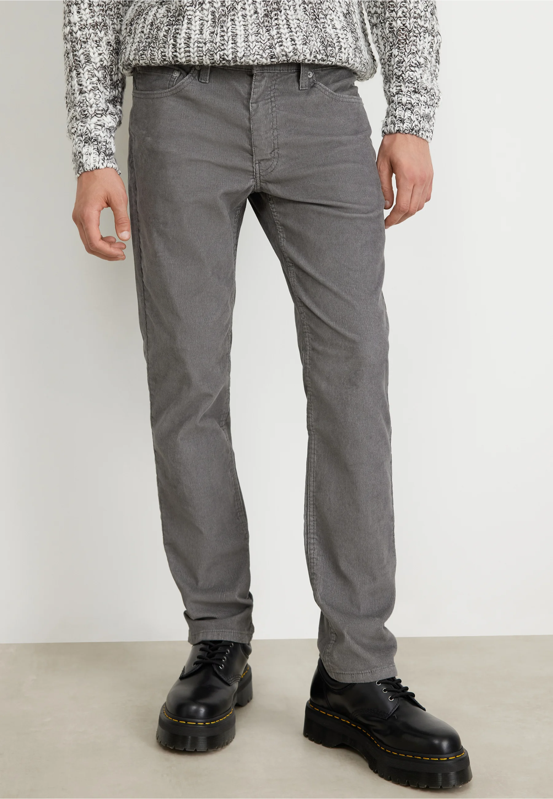 Образ с джинсами Levi's 511 Slim Fit Corduroy Pewter Grey и курткой 2025
