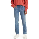 Чоловічі джинси Levi's 511 Fresh Blue яскраво-синього кольору на моделі