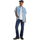 Casual outfit with Levi's 513 Slim Straight Jeans Tree Topper and stylish shoes 2025