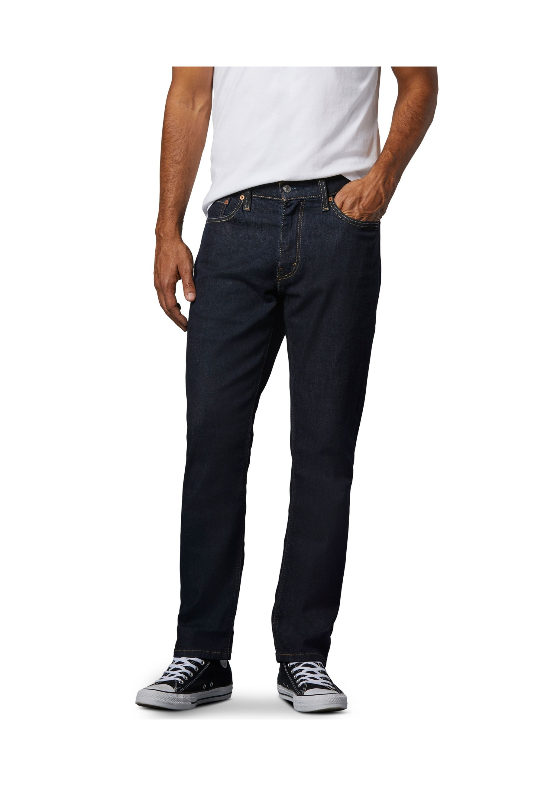 Образ з джинсами Levi's 541 Athletic Taper Cleaner Dark Wash та кросівками Merrell 2026