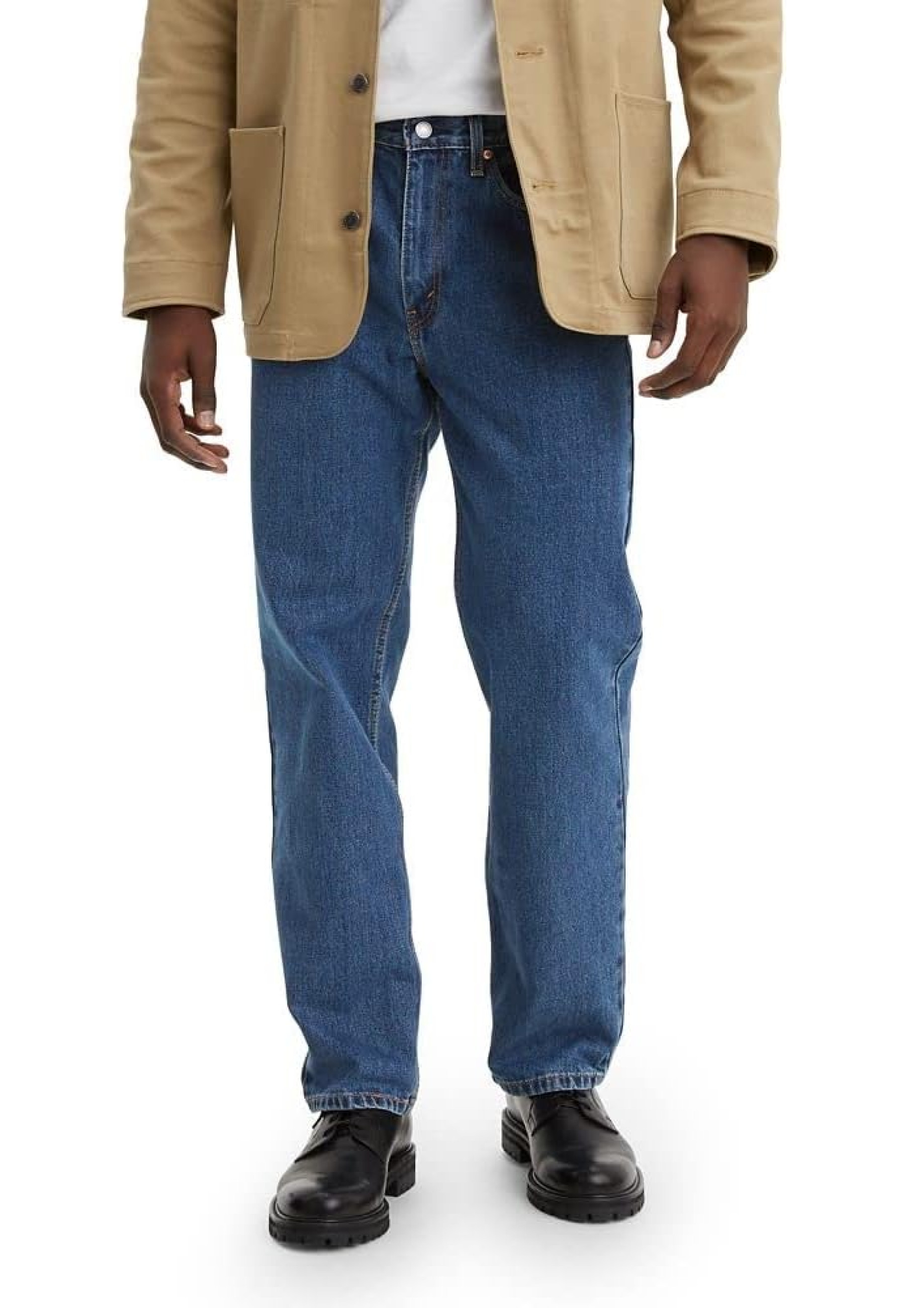 Образ с джинсами Levi's 550 Relaxed Fit Medium Stonewash и обувью 2025