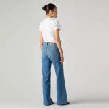 Жіночі джинси Levi's 318 Shaping Wide Leg Cool Satisfaction Style #001PZ0015 у повсякденному образі