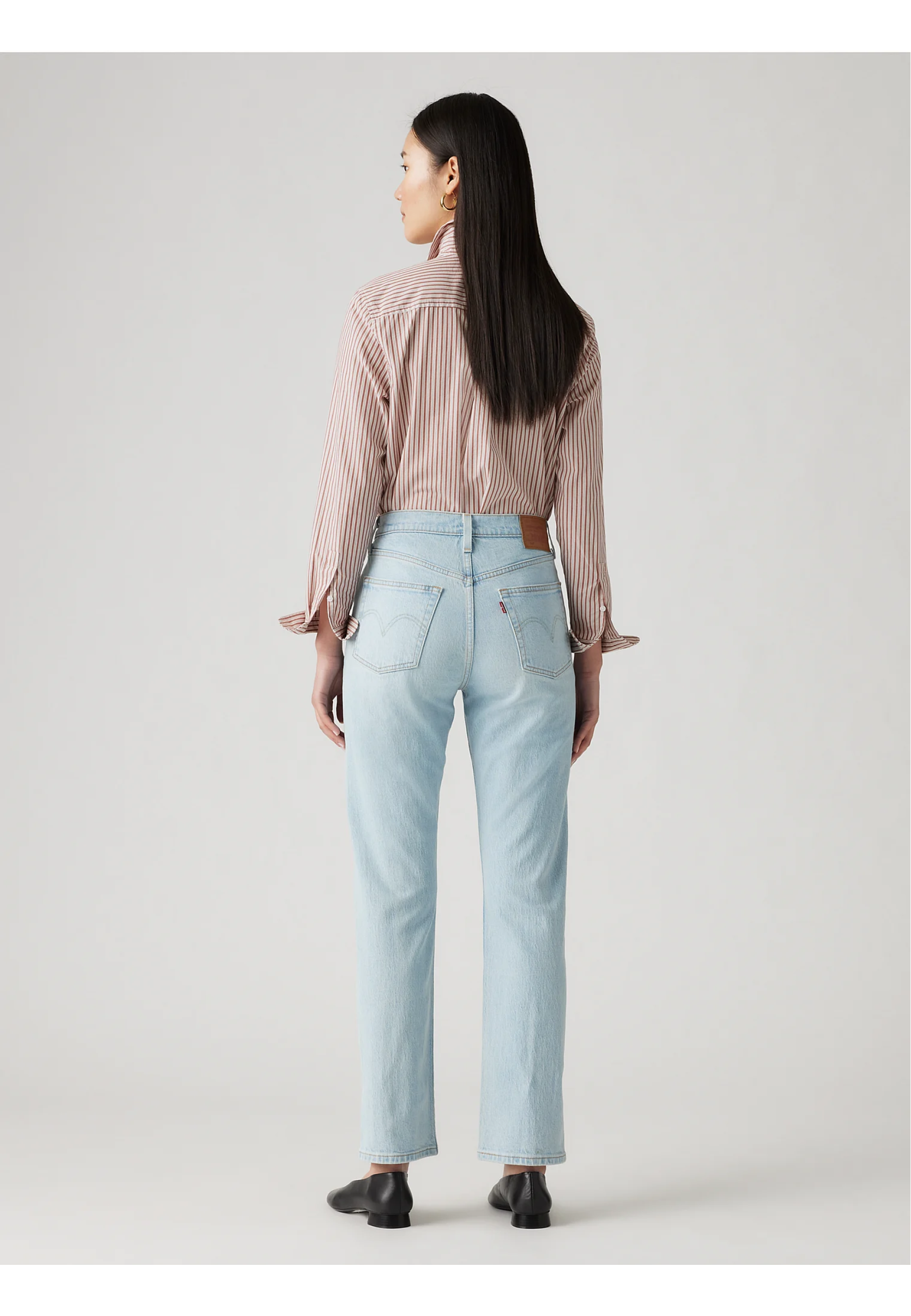 Женские джинсы Levi's 501 Original Fit Wow Me Over в повседневном образе