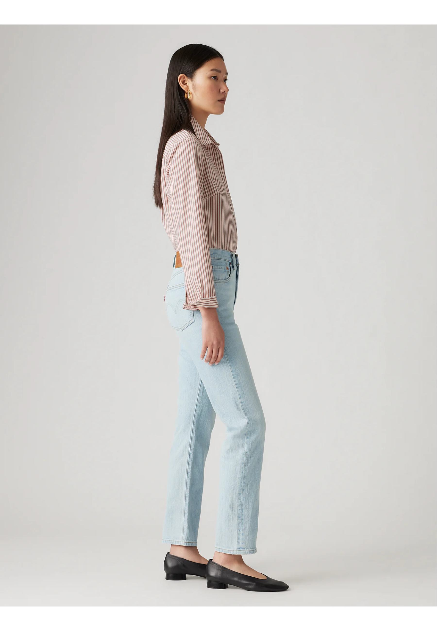 Женские джинсы Levi's 501 Original Fit Wow Me Over в повседневном образе