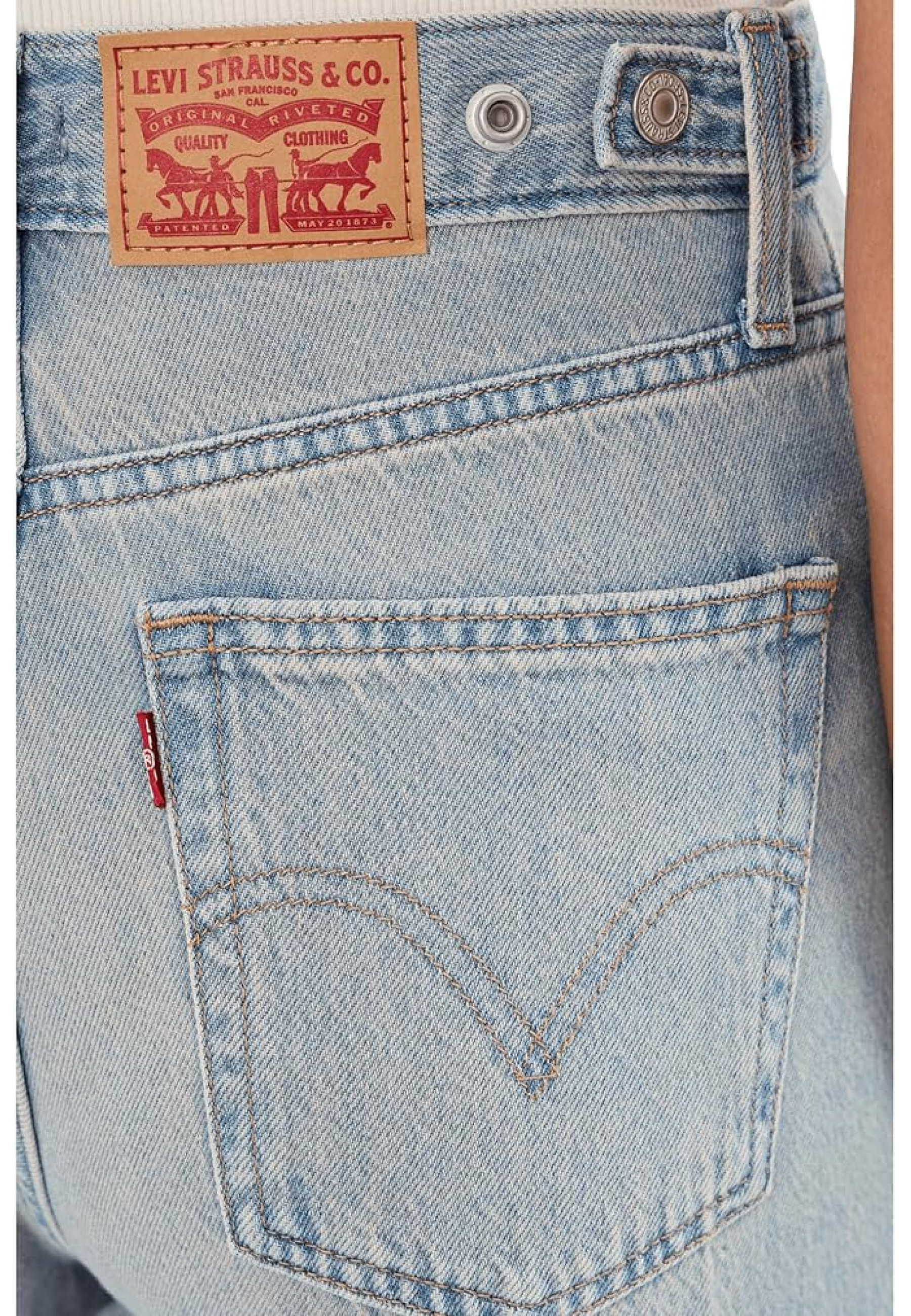 Жіночі джинси Levi's Cinch Baggy Lightweight A Little Hazy Style #001UP0017 у baggy луці з топом