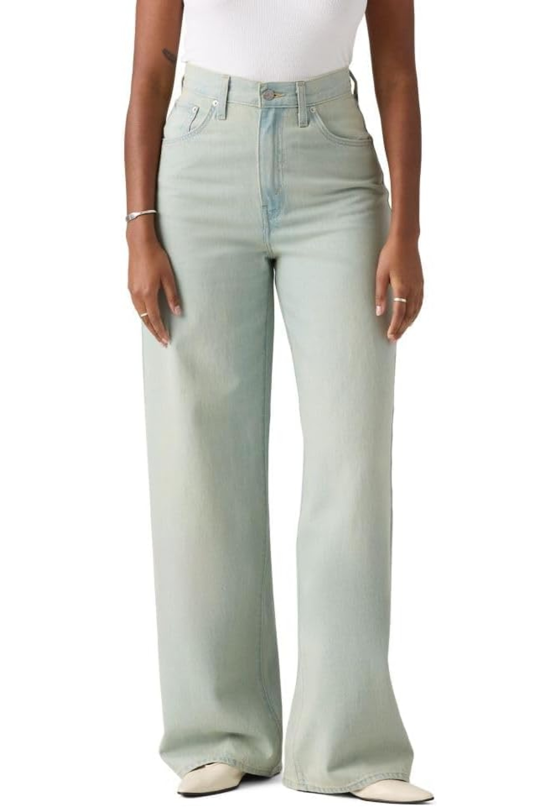 Levi's Cinch Baggy Women's Jeans On Blast Style #001UP0009 — high-rise baggy denim with back cinch adjusters