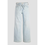Жіночі джинси Levi's XL Baggy Straight Linen+ Denim Luxury Trip у повсякденному образі з oversize крою