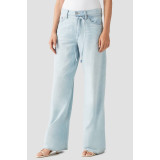 Жіночі джинси Levi's XL Baggy Straight Linen+ Denim Luxury Trip у повсякденному образі з oversize крою