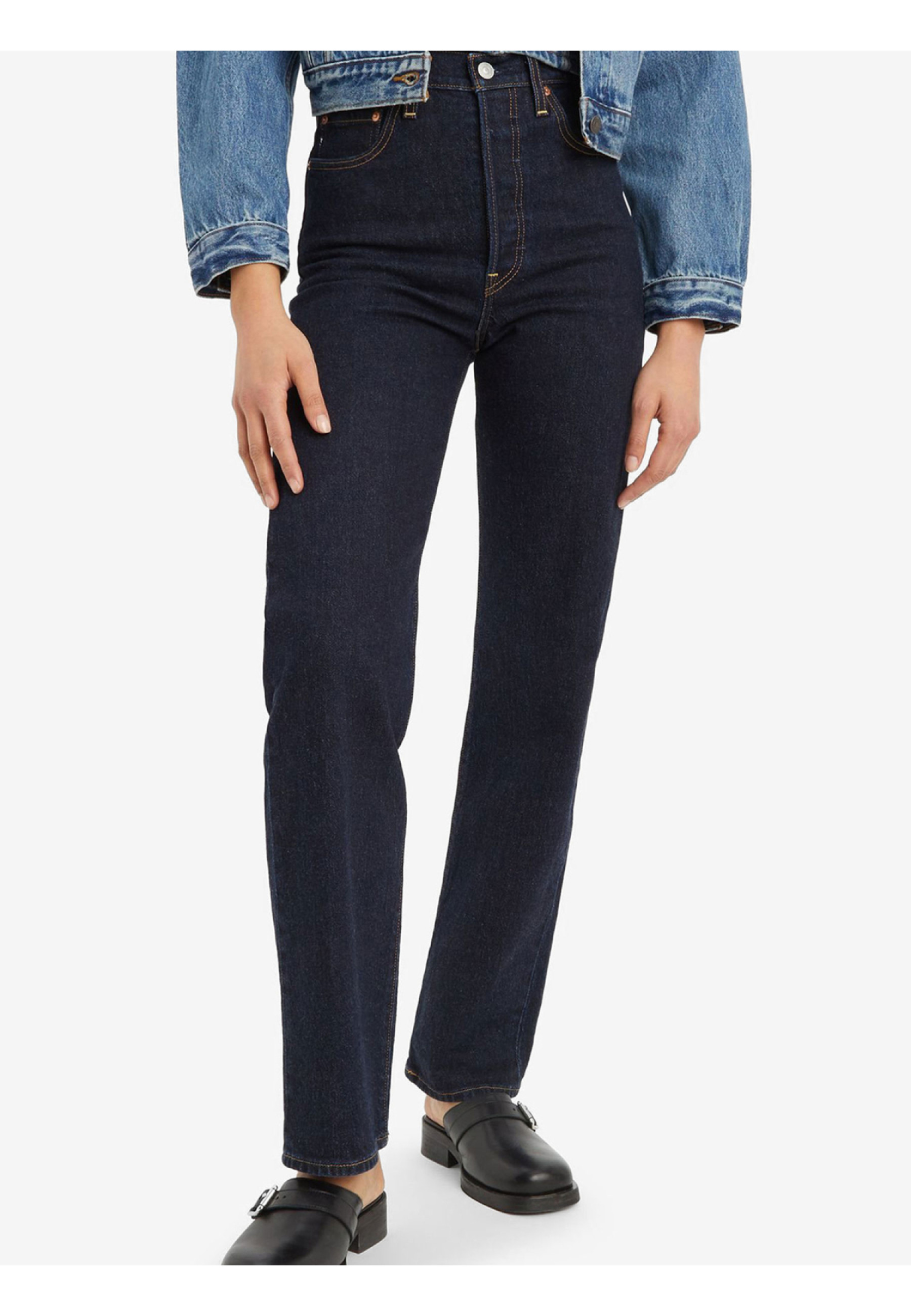 Образ з жіночими джинсами Levi's Low Pro Reign Of The Rinse Dark Wash 2026