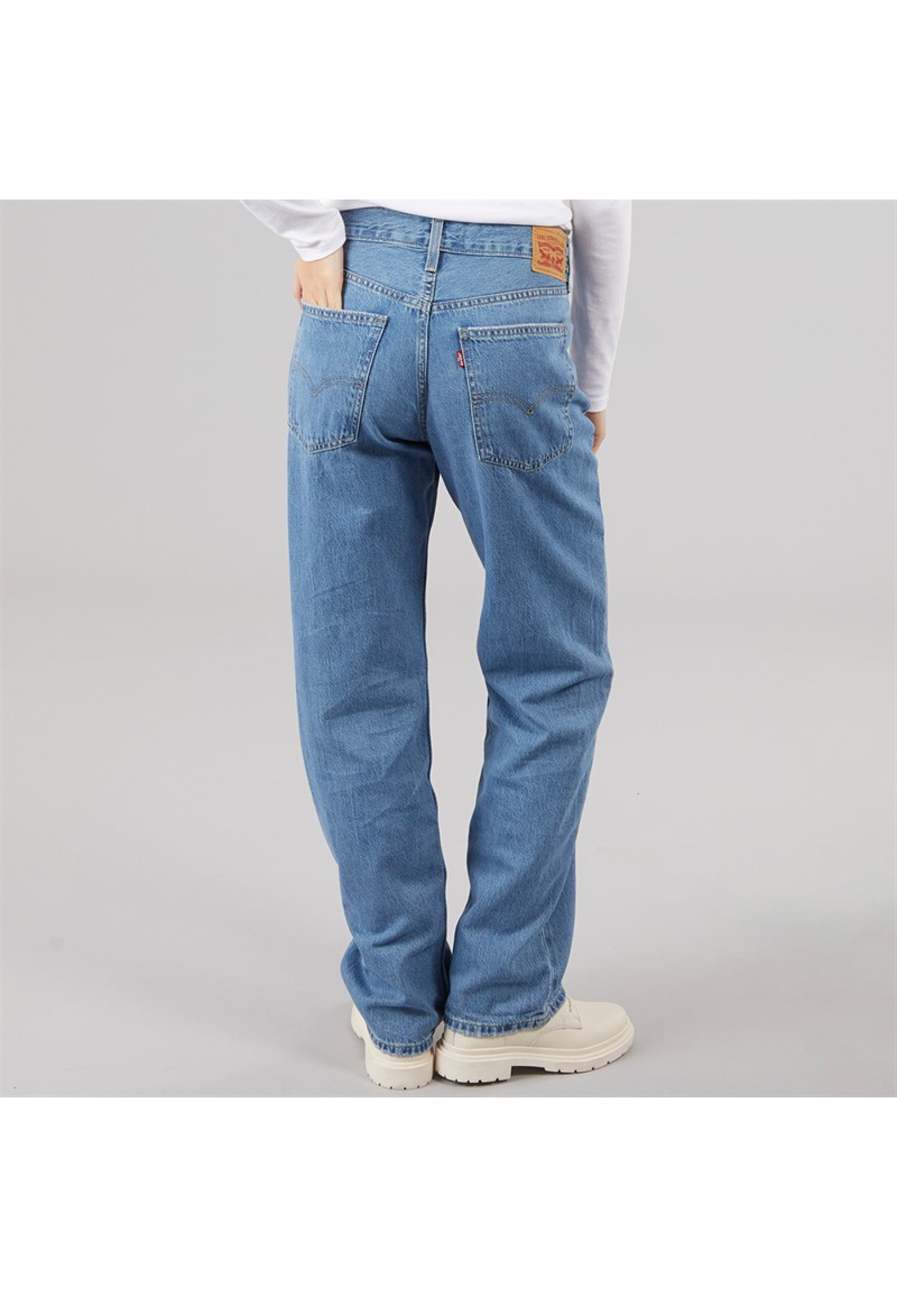 Образ з джинсами Levi's Low Pro Lightweight Rough Diamond та топом для casual стилю 2026