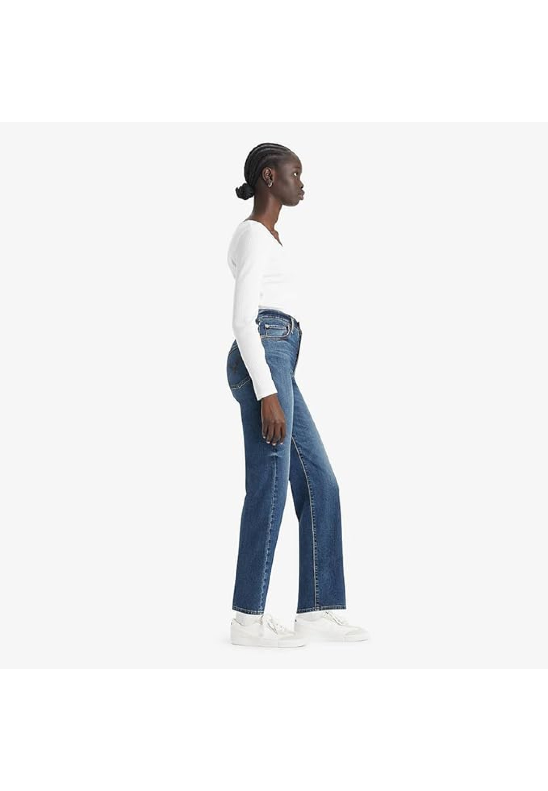 Жіночі штани Levi's Ribcage Straight Ankle Dial Up Style #726930206 у повсякденному образі з топом